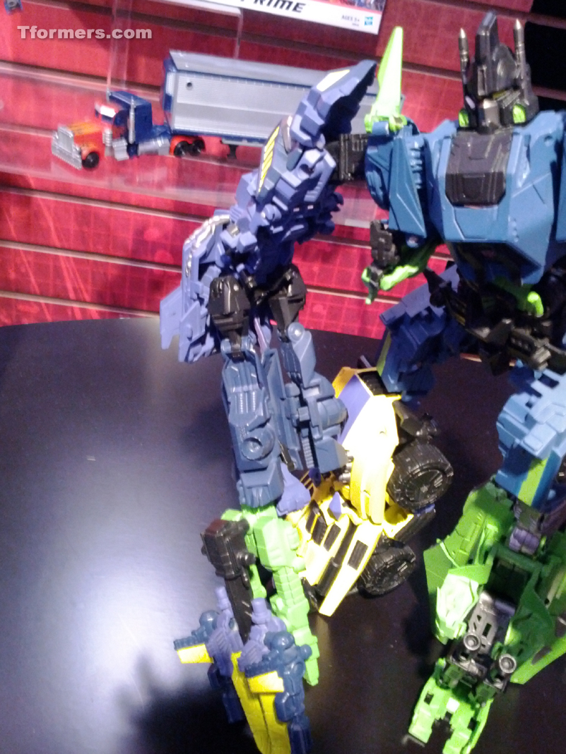 Toy Fair 2012 - Transformers Fall of Cybertron Bruticus